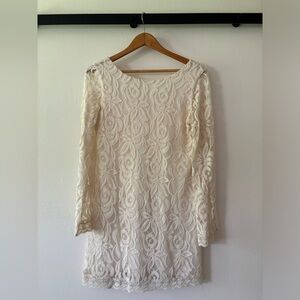 Cream Lace Tunic Top Size Medium